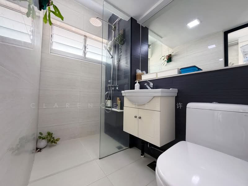 437 Choa Chu Kang Avenue 4, 437 Choa Chu Kang Avenue 4, 4 Bedrooms, 1,593 sqft, HDB Flat For Sale, by Clarence Hee 许振雄, 500231853 - Bathroom - PropertyGuru.com.sg