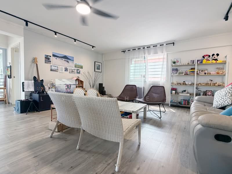437 Choa Chu Kang Avenue 4, 437 Choa Chu Kang Avenue 4, 4 Bedrooms, 1,593 sqft, HDB Flat For Sale, by Clarence Hee 许振雄, 500231853 - Living Room - PropertyGuru.com.sg