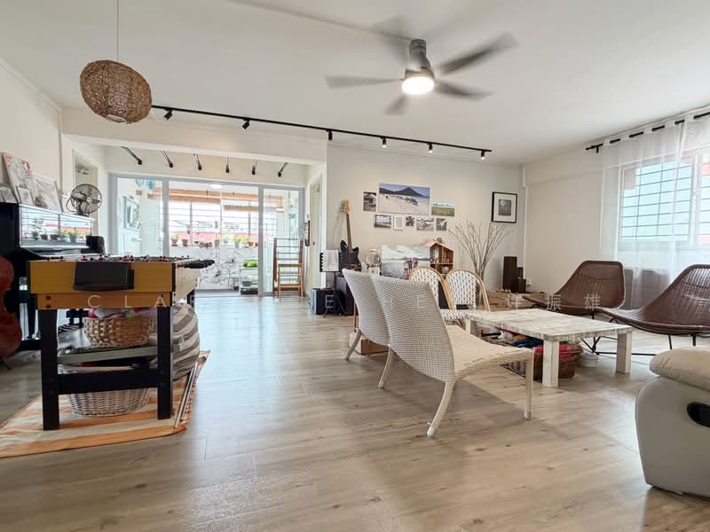 437 Choa Chu Kang Avenue 4, 437 Choa Chu Kang Avenue 4, 4 Bedrooms, 1,593 sqft, HDB Flat For Sale, by Clarence Hee 许振雄, 500231853 - Living Room - PropertyGuru.com.sg