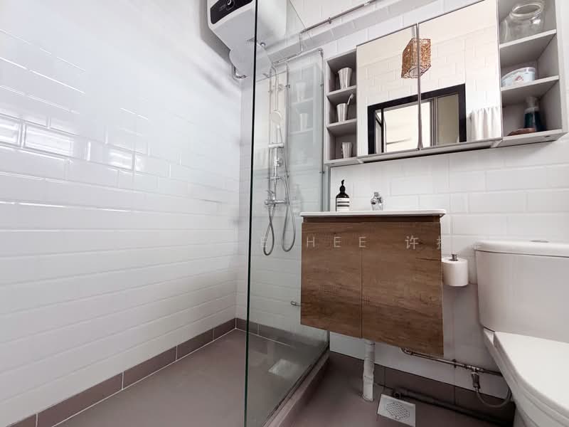 437 Choa Chu Kang Avenue 4, 437 Choa Chu Kang Avenue 4, 4 Bedrooms, 1,593 sqft, HDB Flat For Sale, by Clarence Hee 许振雄, 500231853 - Bathroom - PropertyGuru.com.sg
