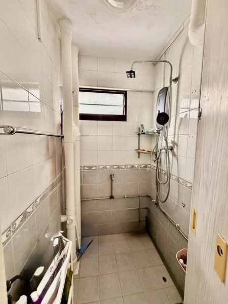 119 Ho Ching Road, 119 Ho Ching Road, 2 Bedrooms, 721 sqft, HDB Flat For Sale, by Kean Ng 黄和杰, 500231855 - Bathroom - PropertyGuru.com.sg
