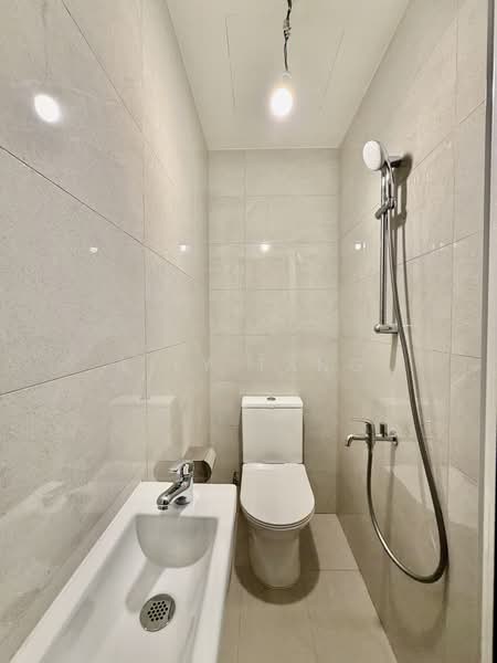 Belgravia Ace, 100 Belgravia Drive, Seletar / Yio Chu Kang, 5 Bedrooms, 4,058 sqft, Semi-Detached House For Sale, by Lily Tang, 500231864 - Bathroom - PropertyGuru.com.sg