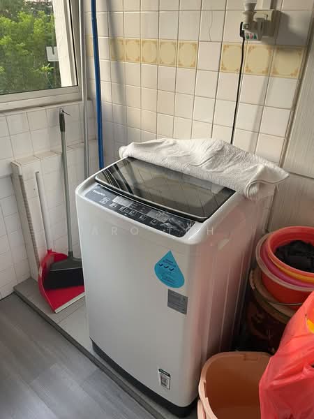 307 Jurong East Street 32, 307 Jurong East Street 32, Room Rental, 150 sqft, HDB Flat For Rent, by Aro Toh, 500231865 - Balcony - PropertyGuru.com.sg
