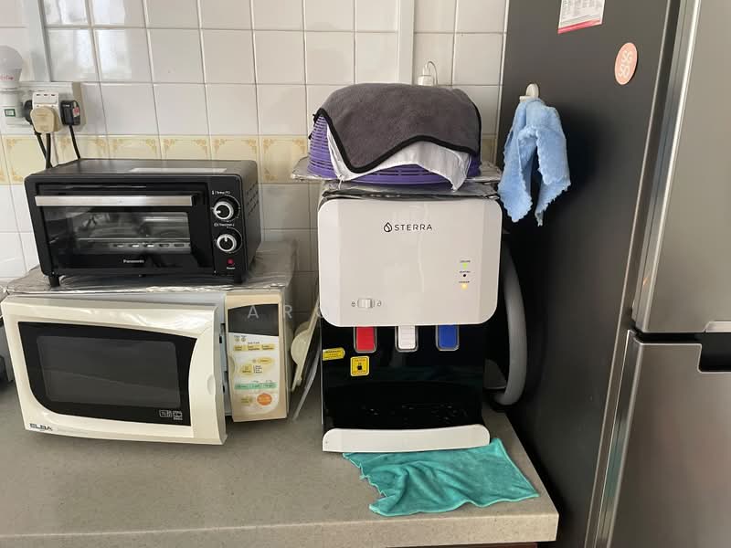 307 Jurong East Street 32, 307 Jurong East Street 32, Room Rental, 150 sqft, HDB Flat For Rent, by Aro Toh, 500231865 - Kitchen - PropertyGuru.com.sg