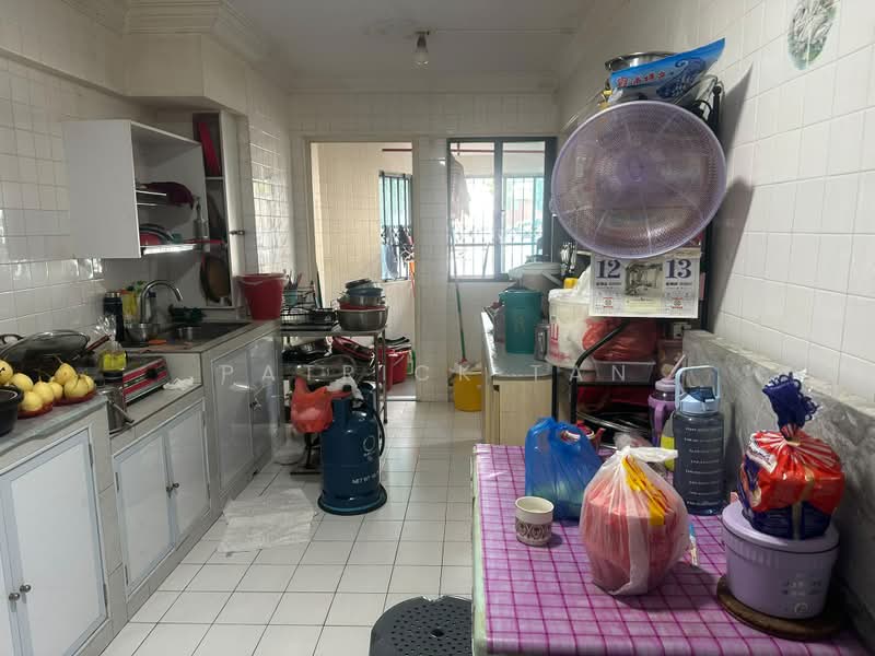 329 Woodlands Street 32, 329 Woodlands Street 32, 3 Bedrooms, 904 sqft, HDB Flat For Sale, by Patrick Tan, 500231868 - Kitchen - PropertyGuru.com.sg