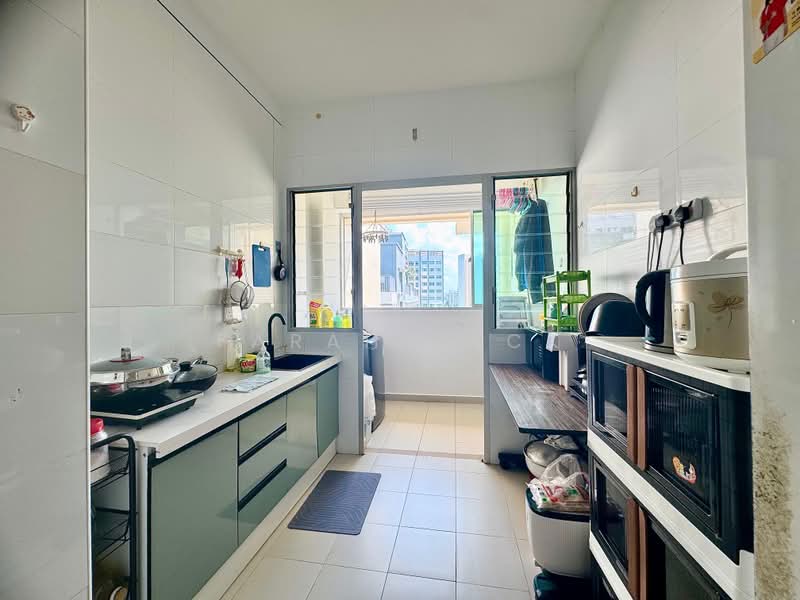 512A Yishun Street 51, 512A Yishun Street 51, 2 Bedrooms, 732 sqft, HDB Flat For Sale, by Farah Zack, 500231884 - Kitchen - PropertyGuru.com.sg