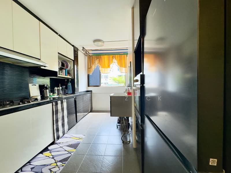 534 Bukit Batok Street 51, 534 Bukit Batok Street 51, 2 Bedrooms, 743 sqft, HDB Flat For Sale, by Farah Zack, 500231891 - Kitchen - PropertyGuru.com.sg