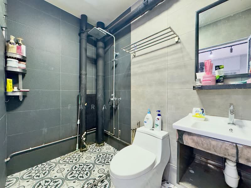 730 Tampines Street 71, 730 Tampines Street 71, 4 Bedrooms, 1,335 sqft, HDB Flat For Sale, by Farah Zack, 500231899 - Bathroom - PropertyGuru.com.sg
