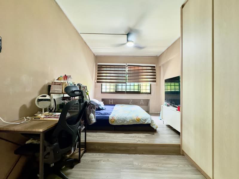 730 Tampines Street 71, 730 Tampines Street 71, 4 Bedrooms, 1,335 sqft, HDB Flat For Sale, by Farah Zack, 500231899 - Bedroom - PropertyGuru.com.sg