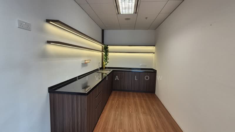 Bugis Junction Towers, 230 Victoria Street, 2,895 sqft, Office For Rent, by Alivia Low, 500231905 - Kitchen - CommercialGuru.com.sg