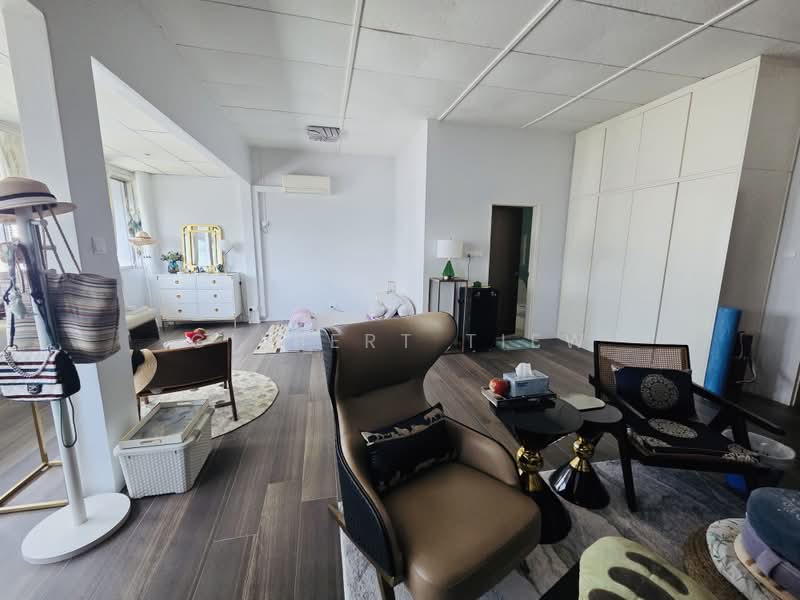Island Park, , 4 Bedrooms, 5,000 sqft, Semi-Detached House For Sale, by Gilbert Tiew, 500231911 - Living Room - PropertyGuru.com.sg