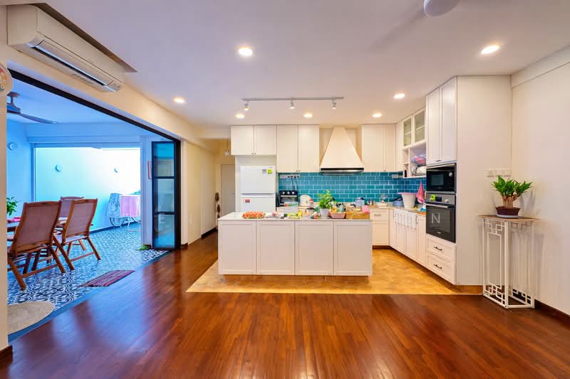 Level 2 Spacious 1,550sqft of beautifully renovated, liveable space, Waringin Park, Kembangan, Sin Chuan Garden,, 3 Bedrooms, 1,388 sqft, Walk-up Apartment For Sale, by Tien Tien Chen, 500231919 - Kitchen - PropertyGuru.com.sg