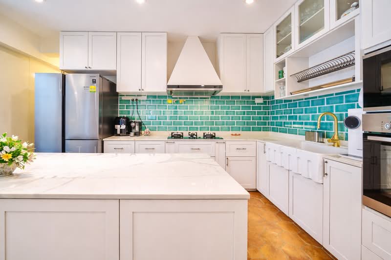 Level 2 Spacious 1,550sqft of beautifully renovated, liveable space, Waringin Park, Kembangan, Sin Chuan Garden,, 3 Bedrooms, 1,388 sqft, Walk-up Apartment For Sale, by Tien Tien Chen, 500231919 - Kitchen - PropertyGuru.com.sg