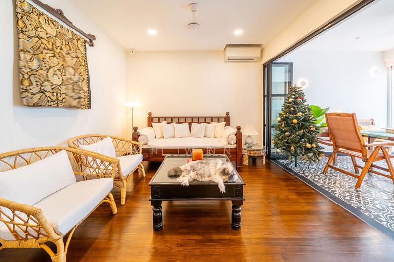 Level 2 Spacious 1,550sqft of beautifully renovated, liveable space, Waringin Park, Kembangan, Sin Chuan Garden,, 3 Bedrooms, 1,388 sqft, Walk-up Apartment For Sale, by Tien Tien Chen, 500231919 - Living Room - PropertyGuru.com.sg