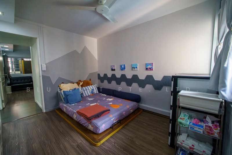 420 Woodlands Street 41, 420 Woodlands Street 41, 5 Bedrooms, 1,905 sqft, HDB Flat For Sale, by KENNETH CHUA, 500231924 - Bedroom - PropertyGuru.com.sg