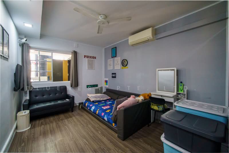 420 Woodlands Street 41, 420 Woodlands Street 41, 5 Bedrooms, 1,905 sqft, HDB Flat For Sale, by KENNETH CHUA, 500231924 - Bedroom - PropertyGuru.com.sg