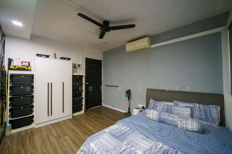 420 Woodlands Street 41, 420 Woodlands Street 41, 5 Bedrooms, 1,905 sqft, HDB Flat For Sale, by KENNETH CHUA, 500231924 - Bedroom - PropertyGuru.com.sg