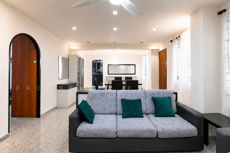 438 Choa Chu Kang Avenue 4, 438 Choa Chu Kang Avenue 4, 3 Bedrooms, 1,141 sqft, HDB Flat For Sale, by KOH YONG JIAN, 500231925 - Living Room - PropertyGuru.com.sg