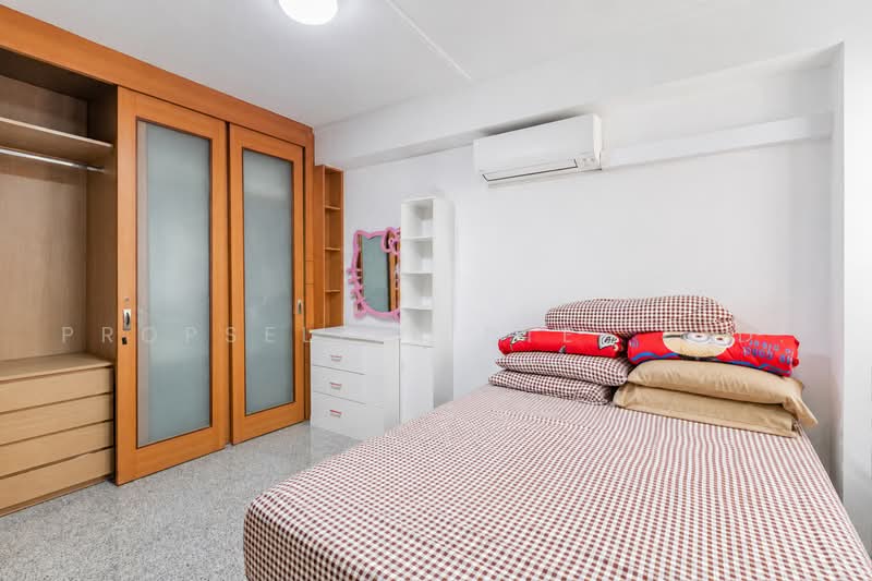 438 Choa Chu Kang Avenue 4, 438 Choa Chu Kang Avenue 4, 3 Bedrooms, 1,141 sqft, HDB Flat For Sale, by KOH YONG JIAN, 500231925 - Bedroom - PropertyGuru.com.sg