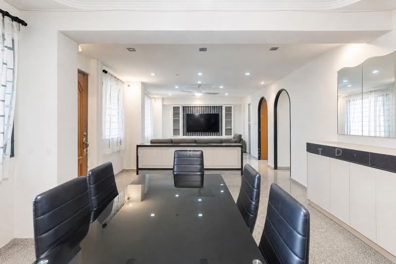 438 Choa Chu Kang Avenue 4, 438 Choa Chu Kang Avenue 4, 3 Bedrooms, 1,141 sqft, HDB Flat For Sale, by KOH YONG JIAN, 500231925 - PropertyGuru.com.sg