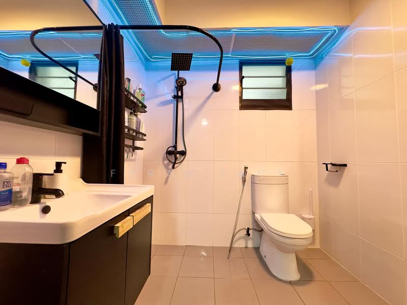 114B Alkaff Crescent, 114B Alkaff Crescent, 2 Bedrooms, 732 sqft, HDB Flat For Sale, by Farah Zack, 500231926 - Bathroom - PropertyGuru.com.sg