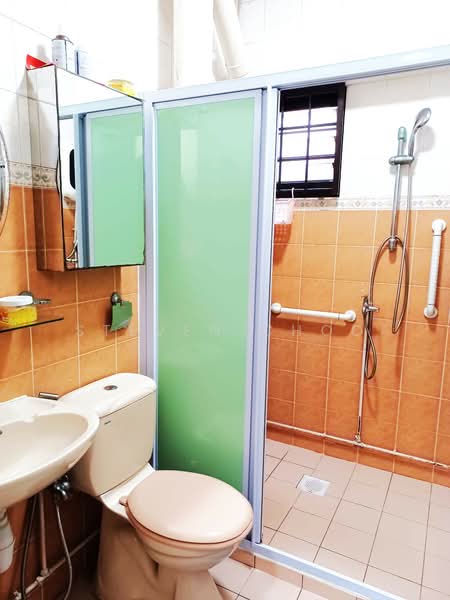 454 Clementi Avenue 3, 454 Clementi Avenue 3, Room Rental, 120 sqft, HDB Flat For Rent, by Steven Choo, 500231933 - Bathroom - PropertyGuru.com.sg