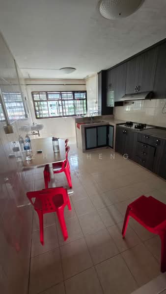 530 Jurong West Street 52, 530 Jurong West Street 52, 2 Bedrooms, 900 sqft, HDB Flat For Rent, by Zhi Sheng, 500231953 - Kitchen - PropertyGuru.com.sg