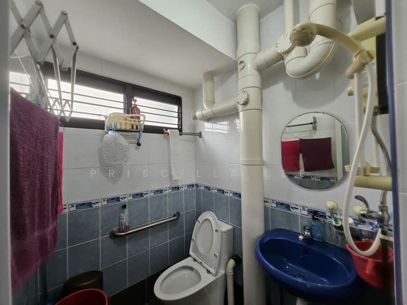 23 Marsiling Drive, 23 Marsiling Drive, 2 Bedrooms, 883 sqft, HDB Flat For Sale, by Priscilla Lee, 500231963 - Bathroom - PropertyGuru.com.sg