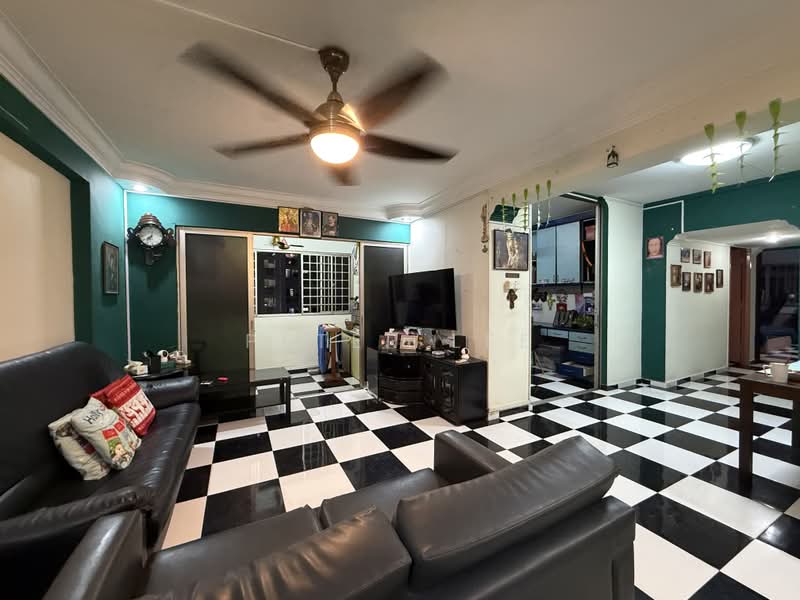 876 Woodlands Avenue 9, 876 Woodlands Avenue 9, 3 Bedrooms, 1,302 sqft, HDB Flat For Sale, by Peter Lee, 500231967 - Living Room - PropertyGuru.com.sg