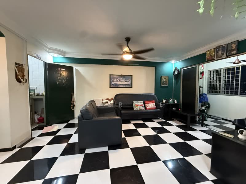 876 Woodlands Avenue 9, 876 Woodlands Avenue 9, 3 Bedrooms, 1,302 sqft, HDB Flat For Sale, by Peter Lee, 500231967 - Living Room - PropertyGuru.com.sg