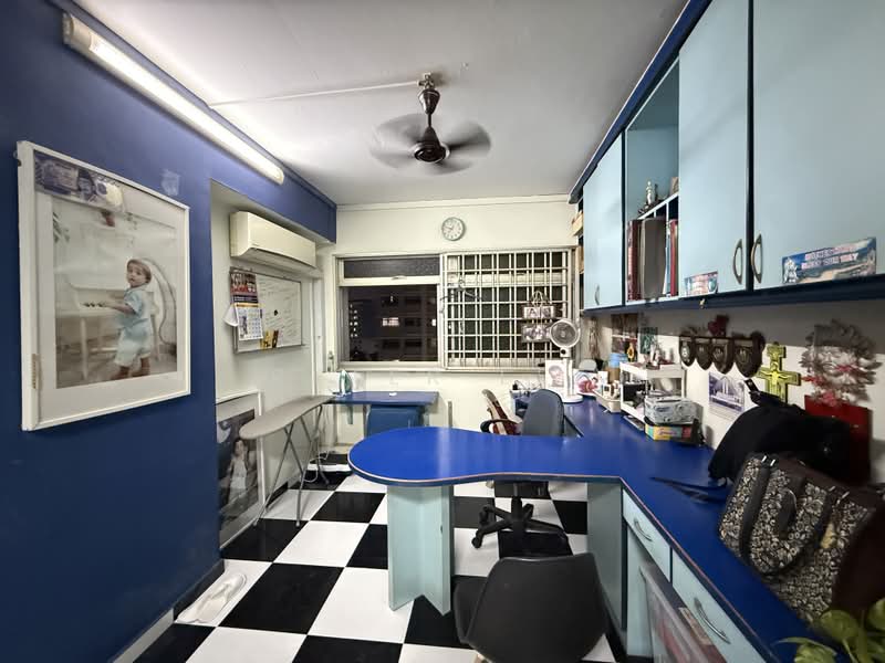 876 Woodlands Avenue 9, 876 Woodlands Avenue 9, 3 Bedrooms, 1,302 sqft, HDB Flat For Sale, by Peter Lee, 500231967 - Study - PropertyGuru.com.sg
