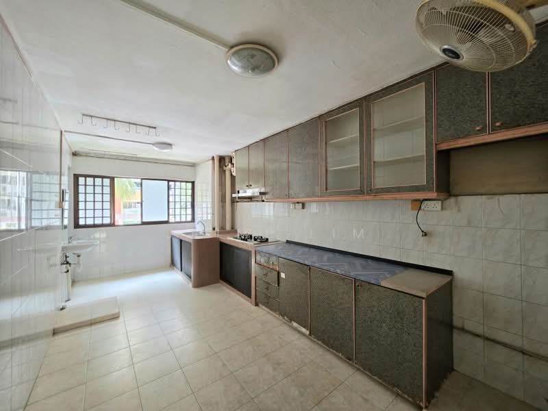 729 Clementi West Street 2, 729 Clementi West Street 2, 2 Bedrooms, 732 sqft, HDB Flat For Sale, by Jaime Lim, 500231970 - Kitchen - PropertyGuru.com.sg