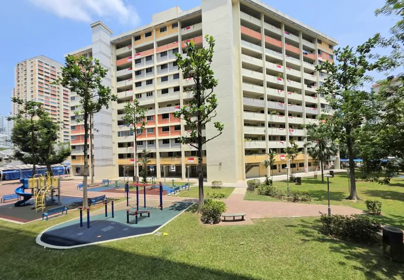 729 Clementi West Street 2, 729 Clementi West Street 2, 2 Bedrooms, 732 sqft, HDB Flat For Sale, by Jaime Lim, 500231970 - Exterior - PropertyGuru.com.sg