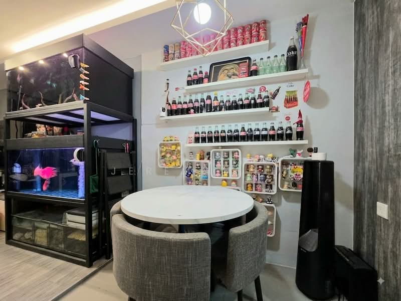 318 Ubi Avenue 1, 318 Ubi Avenue 1, 3 Bedrooms, 904 sqft, HDB Flat For Sale, by Jeremy Peh, 500231977 - Dining Room - PropertyGuru.com.sg