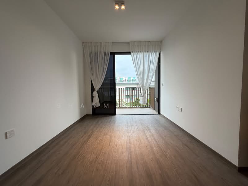 Norwood Grand, , 4 Bedrooms, 1,313 sqft, Condominium For Sale, by Sharmiyla Ry, 500231978 - Balcony - PropertyGuru.com.sg