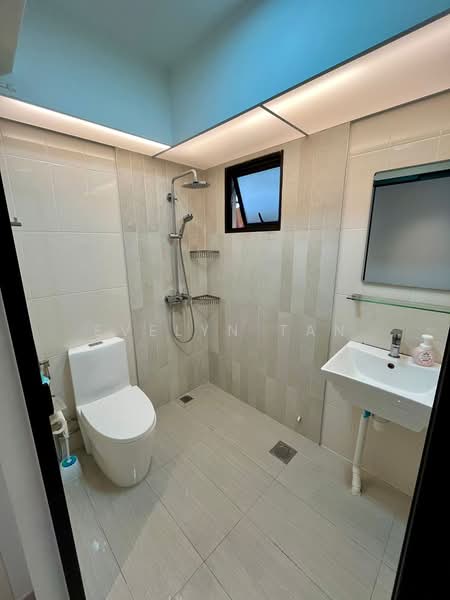 365A Upper Serangoon Road, 365A Upper Serangoon Road, 3 Bedrooms, 990 sqft, HDB Flat For Sale, by Evelyn Tan, 500231985 - Bathroom - PropertyGuru.com.sg