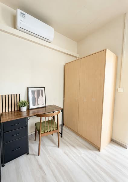 Boutique Cluster Landed - Junior Master Room (Ensuite), , Room Rental, 160 sqft, Cluster House For Rent, by Joyce Tan, 500232009 - Study - PropertyGuru.com.sg