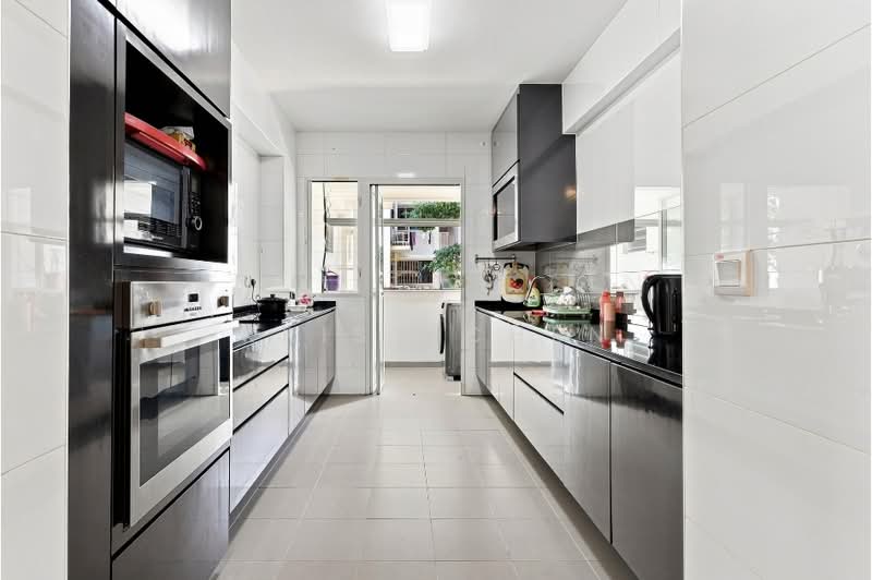 288A Compassvale Crescent, 288A Compassvale Crescent, 4 Bedrooms, 1,216 sqft, HDB Flat For Sale, by Krisy Chen, 500232016 - Kitchen - PropertyGuru.com.sg