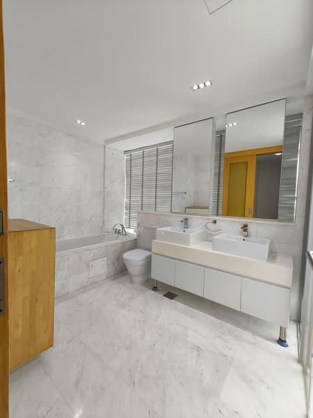 Kovan Residences, 7A Kovan Road, 4 Bedrooms, 3,283 sqft, Condominium For Rent, by Evelyn Yew, 500232041 - Bathroom - PropertyGuru.com.sg