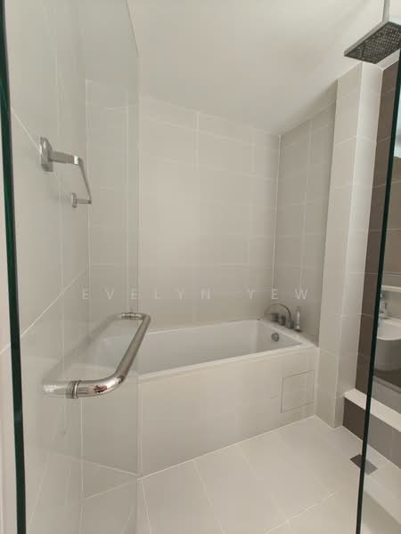 Kovan Residences, 7A Kovan Road, 4 Bedrooms, 3,283 sqft, Condominium For Rent, by Evelyn Yew, 500232041 - Bathroom - PropertyGuru.com.sg