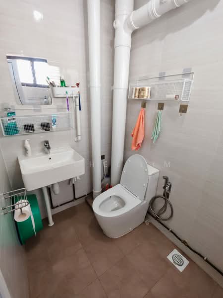 144 Teck Whye Lane, 144 Teck Whye Lane, Dairy Farm / Bukit Panjang / Choa Chu Kang, 4 Bedrooms, 1,377 sqft, HDB Flat For Sale, by Rachel Lim, 500232046 - Bathroom - PropertyGuru.com.sg