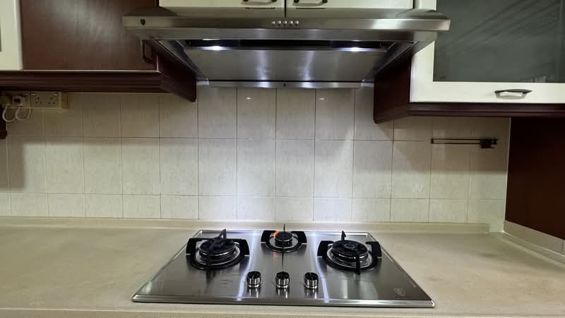 5 Dover Crescent, 5 Dover Crescent, 3 Bedrooms, 1,012 sqft, HDB Flat For Sale, by Chen Matthew, 500232048 - Kitchen - PropertyGuru.com.sg