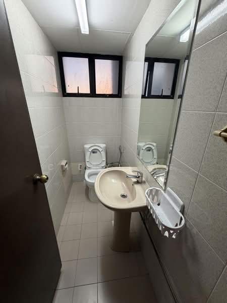 Amber Point, 1 Amber Road, 3 Bedrooms, 1,690 sqft, Condominium For Sale, by Cheryl Lee, 500232057 - Bathroom - PropertyGuru.com.sg