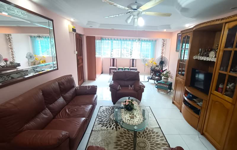 127 Tampines Street 11, 127 Tampines Street 11, 3 Bedrooms, 1,420 sqft, HDB Flat For Sale, by Md Zamry, 500232059 - Living Room - PropertyGuru.com.sg