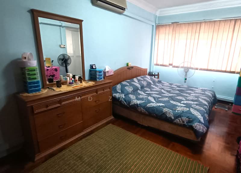 127 Tampines Street 11, 127 Tampines Street 11, 3 Bedrooms, 1,420 sqft, HDB Flat For Sale, by Md Zamry, 500232059 - Bedroom - PropertyGuru.com.sg