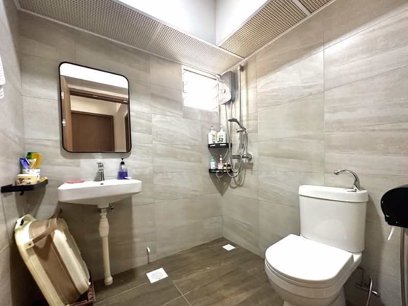 109D Canberra Walk, 109D Canberra Walk, 2 Bedrooms, 721 sqft, HDB Flat For Sale, by Serene Chong, 500232060 - Bathroom - PropertyGuru.com.sg