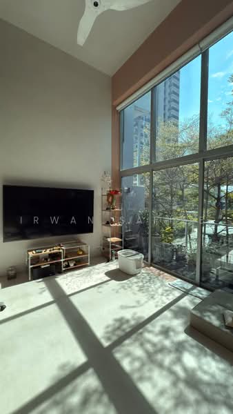 Regency Suites, 36 Kim Tian Road, 2 Bedrooms, 1,055 sqft, Apartment For Rent, by IRWAN SAFIEE, 500232069 - Living Room - PropertyGuru.com.sg
