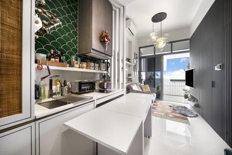 Spottiswoode Suites, 16 Spottiswoode Park Road, Chinatown / Tanjong Pagar, 2 Bedrooms, 581 sqft, Condominium For Sale, by Luke Lim, 500232075 - Kitchen - PropertyGuru.com.sg