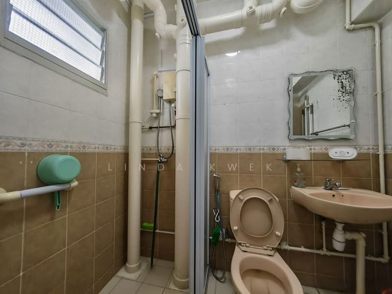 126C Edgedale Plains, 126C Edgedale Plains, Room Rental, 150 sqft, HDB Flat For Rent, by Linda Kwek, 500232081 - Bathroom - PropertyGuru.com.sg