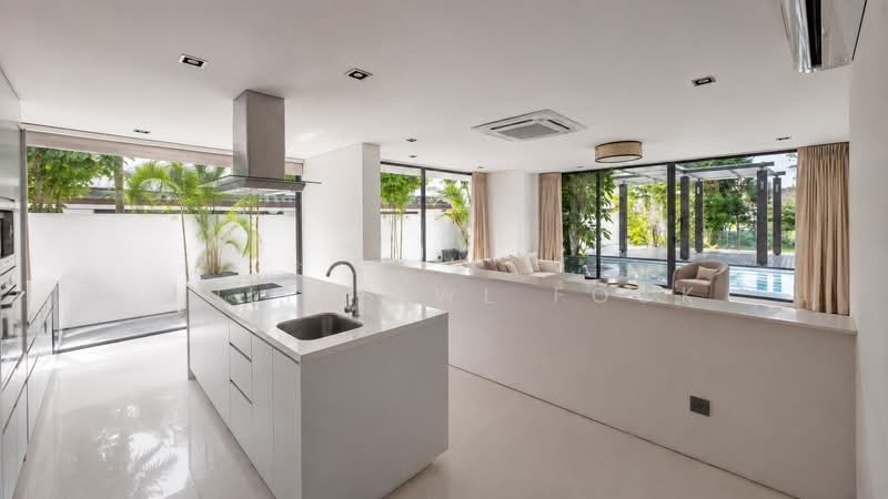 FINEST GCB off Holland Vicinity, Holland Village Queen Astrid Vicinity, 5 Bedrooms, 6,500 sqft, Detached House For Rent, by Julius WL Fock, 500232083 - Kitchen - PropertyGuru.com.sg